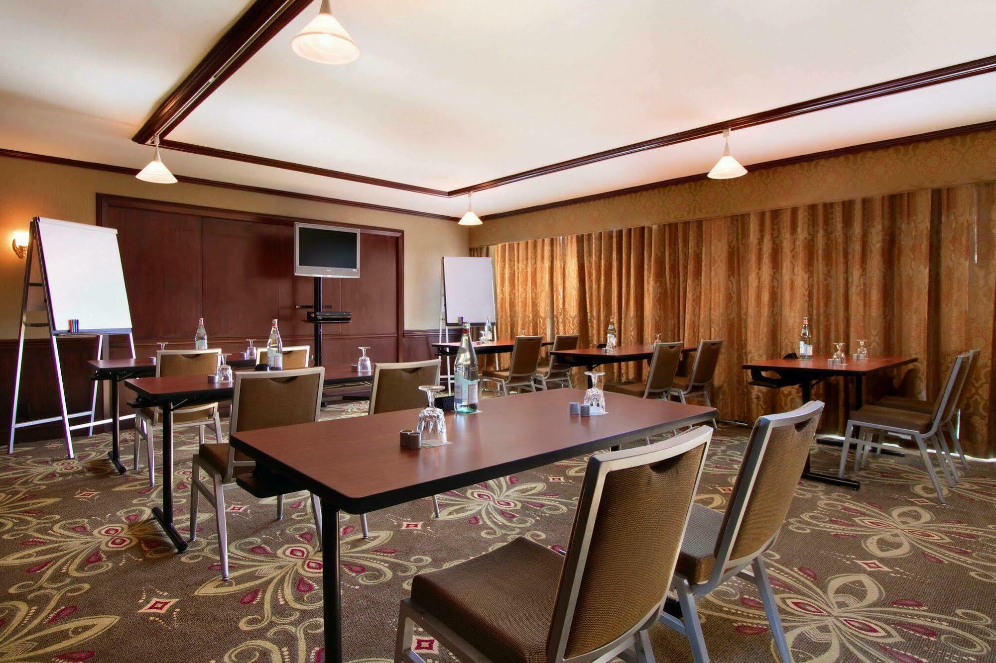 Rye Brook Hilton Westchester מראה חיצוני תמונה